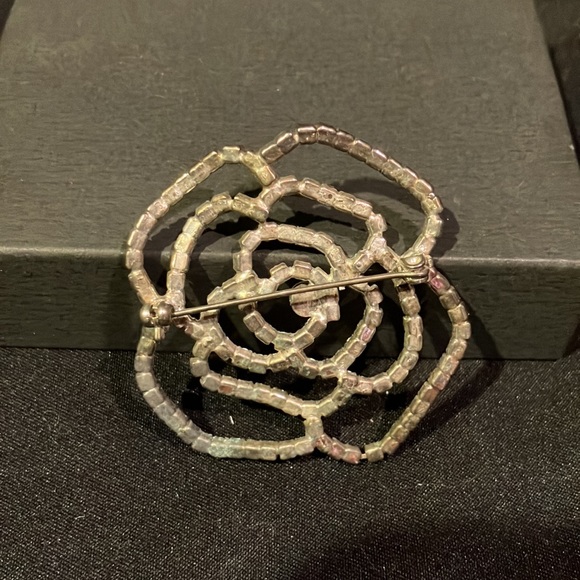 Flower Pins - 2 pins - Picture 3 of 6